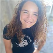 Graduada en Filosofía imparte clases de primaria, ESO y Bachiller